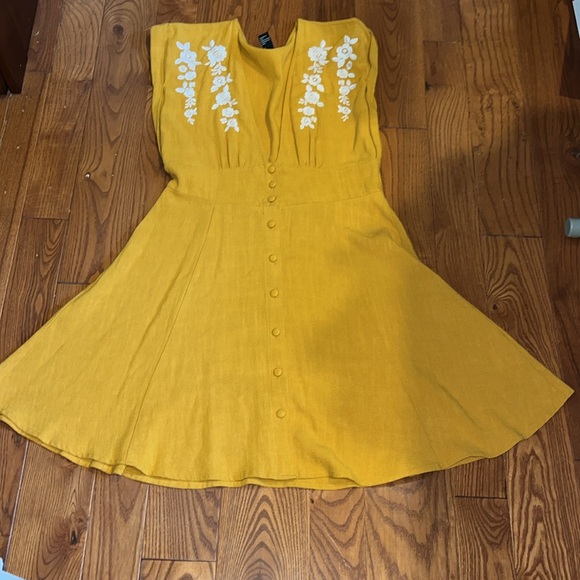 Forever 21 dress mustard yellow size medium - Picture 13 of 13